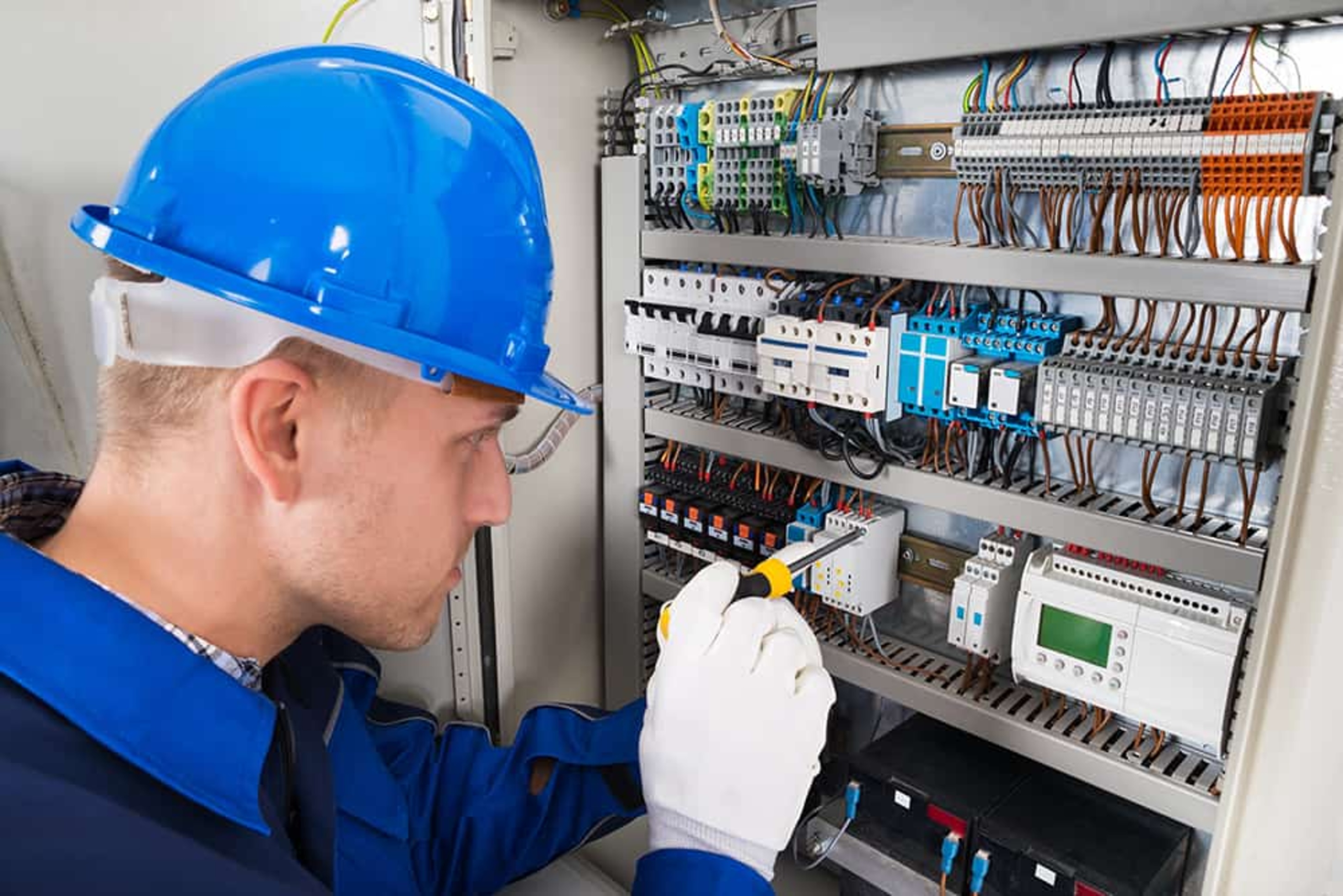 Elektroniker für Energie- und Gebäudetechnik (m/w/d) bei Elektro Baueregger e.K. in Bad Reichenhall
