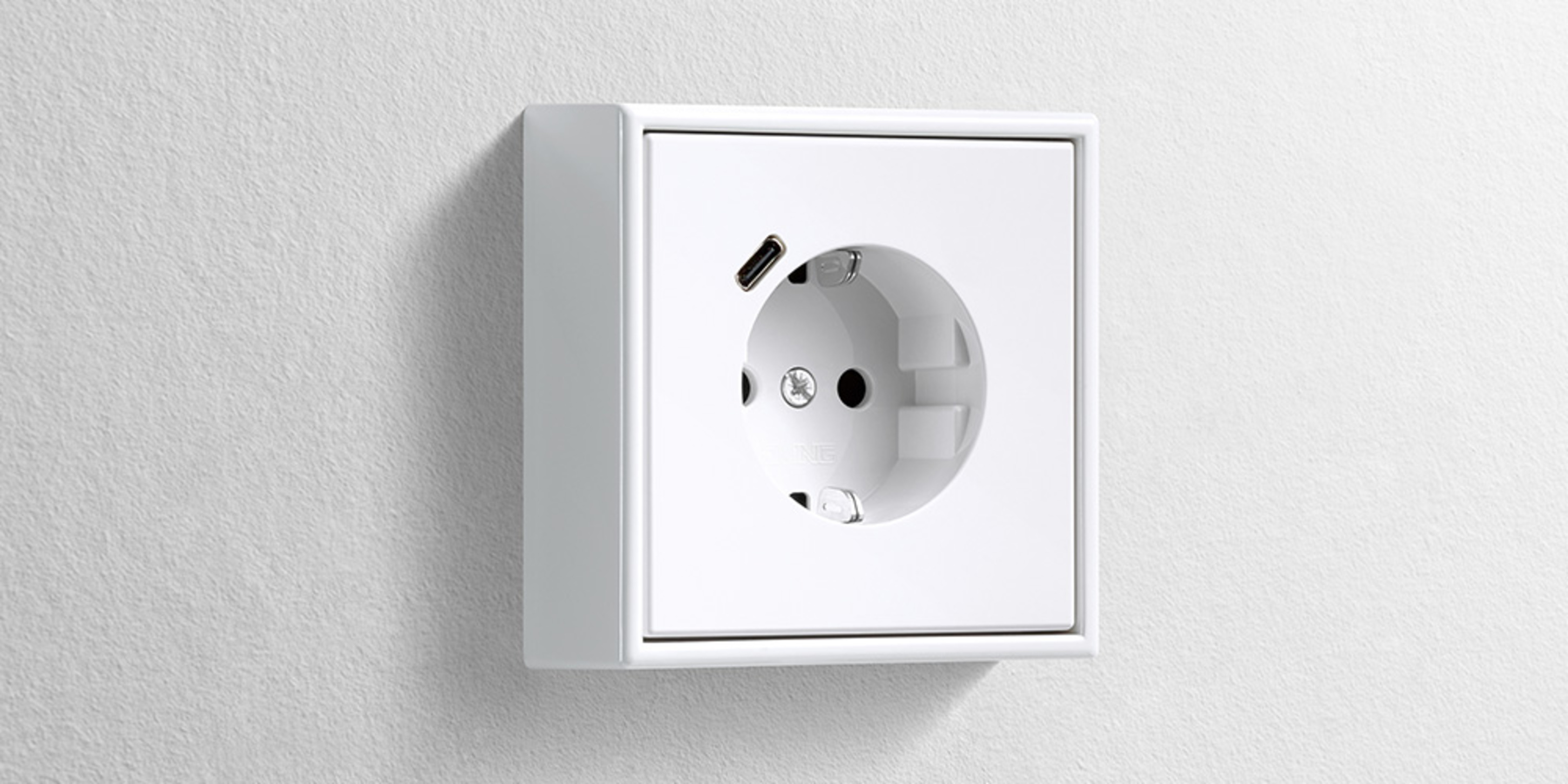 Erweiterter Anschlussraum für die Nachrüstung bei Elektro Baueregger e.K. in Bad Reichenhall